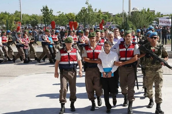 FETÖ'cü Babası Akıncı Üssü'nde Yakalanmıştı! Kızı Esma Batmaz Gözaltına Alındı